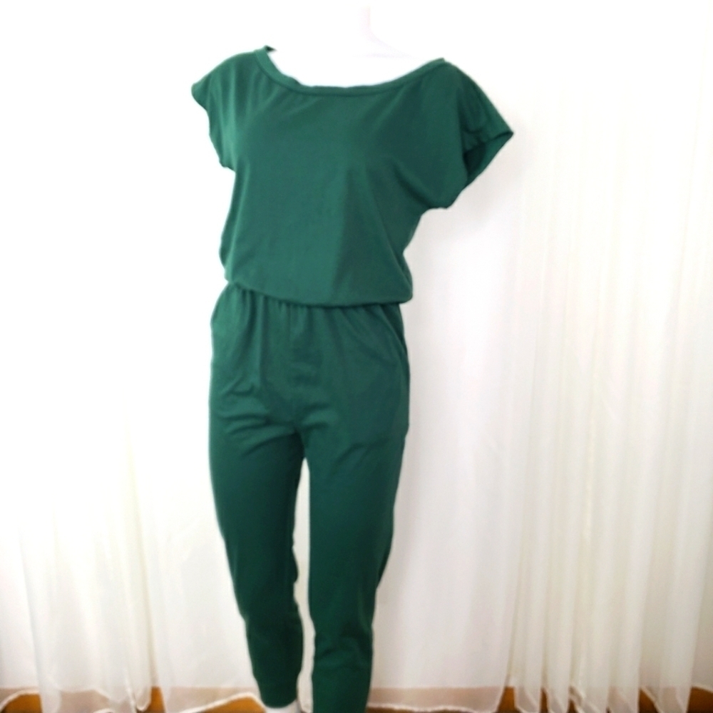 Green jumpsuit boatneck short sleeve elastic waist jogger style pant size small